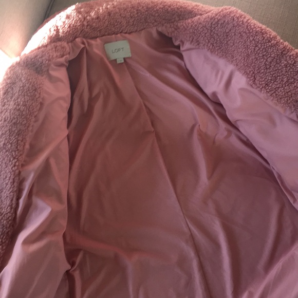 Ann Taylor LOFT Faux Fur coat.  🧥 - Picture 8 of 9